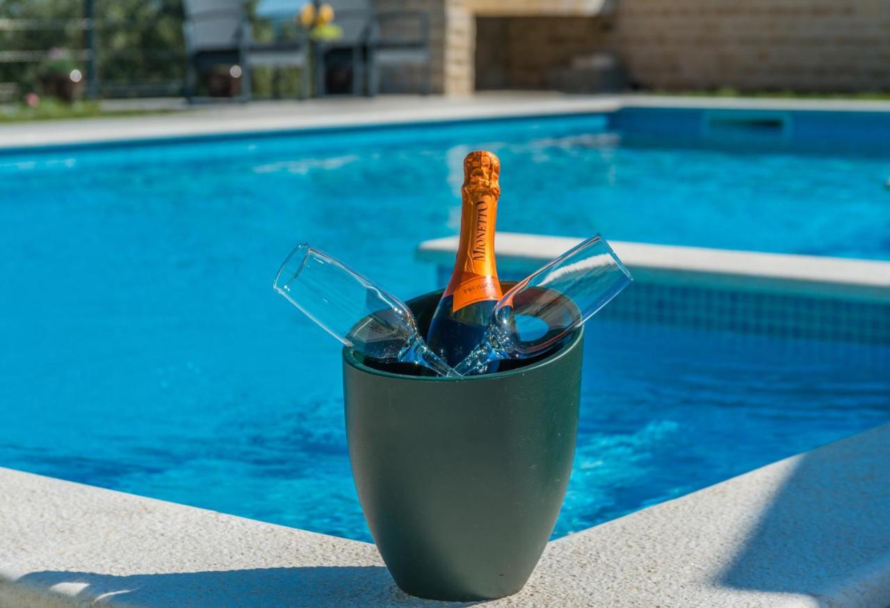 Poolincluded - Holiday Home Maslina Lisane Ostrovicke Exterior foto